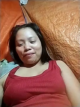 Snapshot of venu00 chatting on 10/25/25, 04:02 venu00 online show from 10/25/25, 04:02