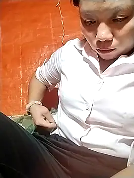 Snapshot of venu00 chatting on 11/13/25, 06:12 venu00 online show from 11/13/25, 06:12