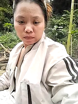 Snapshot of venu00 chatting on 11/22/25, 03:49 venu00 online show from 11/22/25, 03:49