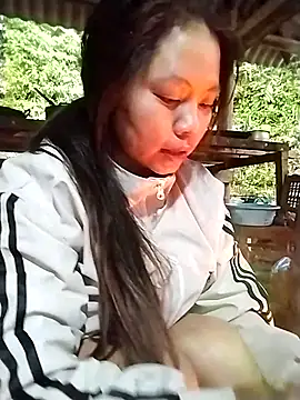 Snapshot of venu00 chatting on 12/14/25, 12:16 venu00 online show from 12/14/25, 12:16