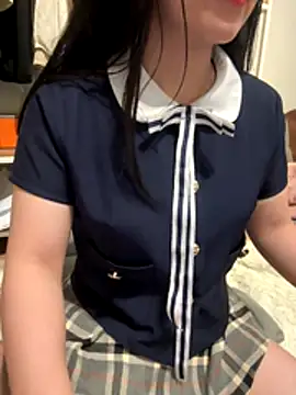 Snapshot of kem_2000 chatting on 12/14/25, 12:49 kem 2000 online show from 12/14/25, 12:49