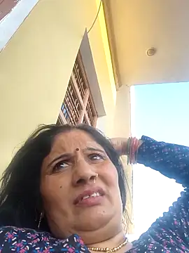 Snapshot of Rakhi99x chatting on 05/02/26, 12:32 Rakhi99x online show from 05/02/26, 12:32