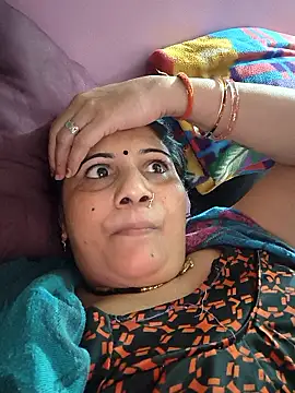 Snapshot of Rakhi99x chatting on 05/17/26, 10:00 Rakhi99x online show from 05/17/26, 10:00