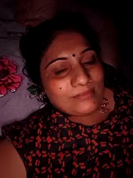 Snapshot of Rakhi99x chatting on 05/17/26, 10:06 Rakhi99x online show from 05/17/26, 10:06