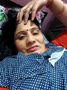 Snapshot of Rakhi99x chatting on 05/18/26, 10:43 Rakhi99x online show from 05/18/26, 10:43