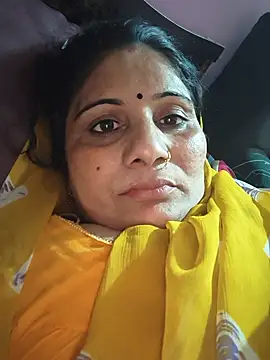Snapshot of Rakhi99x chatting on 05/27/26, 09:28 Rakhi99x online show from 05/27/26, 09:28