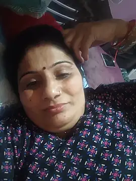 Snapshot of Rakhi99x chatting on 06/05/26, 05:03 Rakhi99x online show from 06/05/26, 05:03