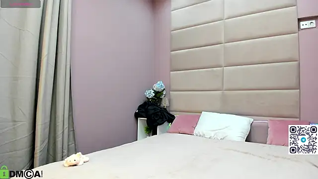 Adeline Perle online show from 10/24/25, 01:13