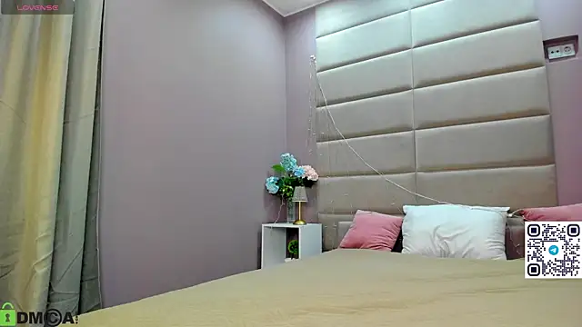 Adeline Perle online show from 11/09/25, 01:15