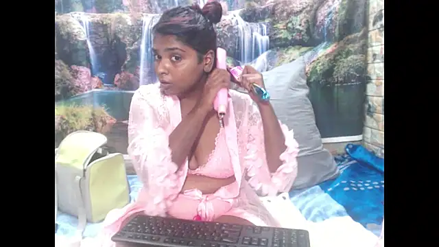 Snapshot of indianmystica694u chatting on 10/13/25, 08:58 indianmystica694u online show from 10/13/25, 08:58