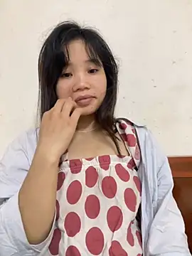 Ngoc-bbi online show from 10/16/25, 10:38