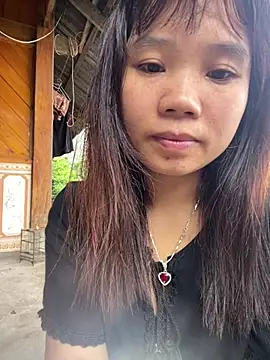 Snapshot of Ngoc-bbi chatting on 04/20/26, 12:35 Ngoc-bbi online show from 04/20/26, 12:35