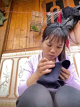 Snapshot of Ngoc-bbi chatting on 04/25/26, 03:31 Ngoc-bbi online show from 04/25/26, 03:31