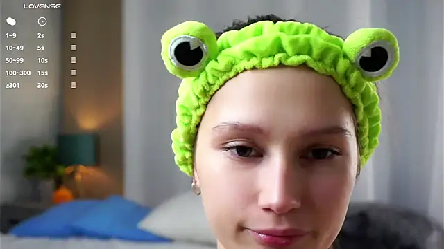 MelaniSeiver online show from 11/21/25, 01:15