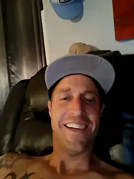 Snapshot of jakestatefarm217 chatting on 10/29/25, 04:48 jakestatefarm217 online show from 10/29/25, 04:48