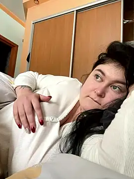 Snapshot of DazzzlingDame chatting on 01/13/26, 10:20 DazzzlingDame online show from 01/13/26, 10:20