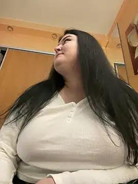 Snapshot of DazzzlingDame chatting on 02/17/26, 04:35 DazzzlingDame online show from 02/17/26, 04:35