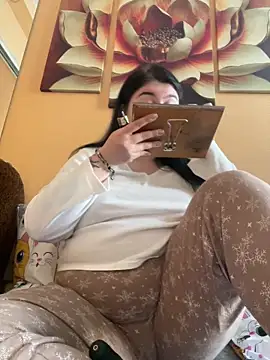 Snapshot of DazzzlingDame chatting on 02/22/26, 12:04 DazzzlingDame online show from 02/22/26, 12:04