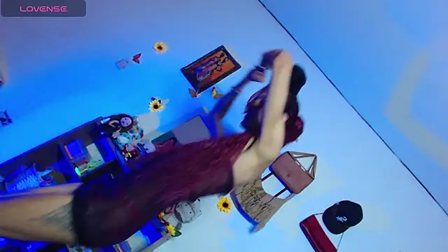 Snapshot of Cris_Sexxx chatting on 10/15/25, 06:52 Cris Sexxx online show from 10/15/25, 06:52