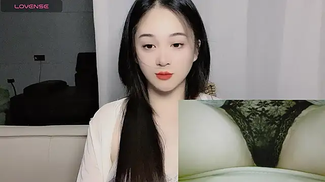 woaiqinqin online show from 10/18/25, 04:08