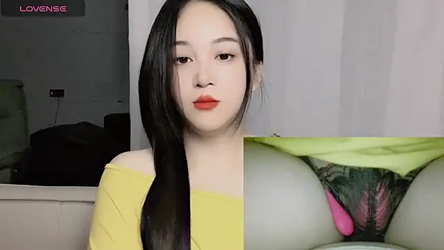 woaiqinqin online show from 10/19/25, 03:56