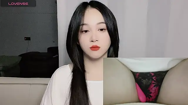 woaiqinqin online show from 10/21/25, 03:57