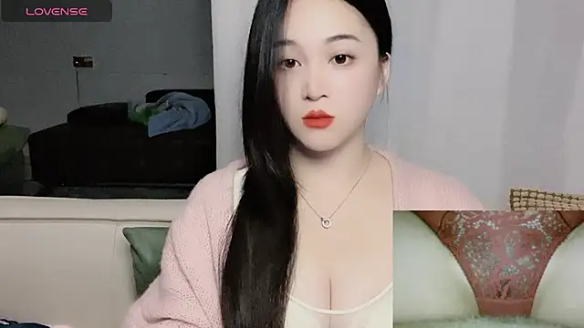 woaiqinqin online show from 12/19/25, 04:36