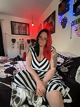 Snapshot of voorheesgirl chatting on 04/17/26, 07:39 voorheesgirl online show from 04/17/26, 07:39