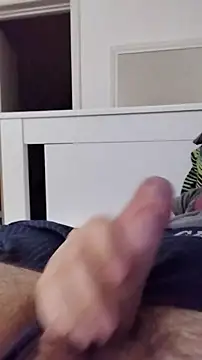 Snapshot of NewJoiner chatting on 11/13/25, 06:18 NewJoiner online show from 11/13/25, 06:18