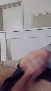 Snapshot of NewJoiner chatting on 12/03/25, 06:39 NewJoiner online show from 12/03/25, 06:39