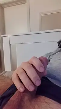 Snapshot of NewJoiner chatting on 12/04/25, 06:27 NewJoiner online show from 12/04/25, 06:27