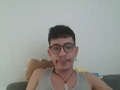 Snapshot of your_remi chatting on 09/22/25, 10:28 your remi online show from 09/22/25, 10:28