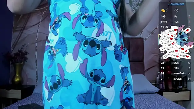 luna maisonn online show from 10/03/25, 08:17