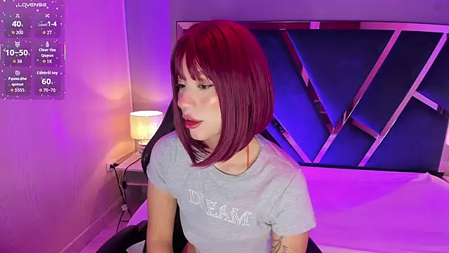 ZharaLux online show from 10/21/25, 12:06