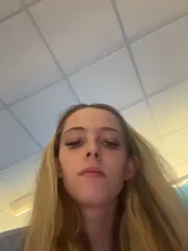 Snapshot of Angelloverxo chatting on 11/07/25, 09:59 Angelloverxo online show from 11/07/25, 09:59