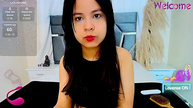 MiniLove 01 online show from 03/09/26, 12:09