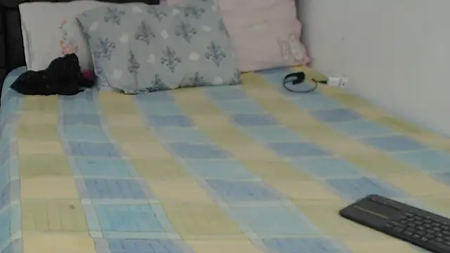 Snapshot of zoe_stp_latina chatting on 11/27/25, 07:16 zoe stp latina online show from 11/27/25, 07:16