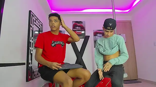 PRETTY FEM online show from 10/14/25, 01:34