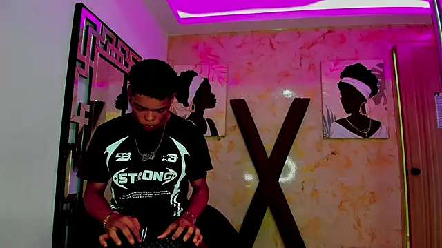 PRETTY FEM online show from 02/04/26, 01:22