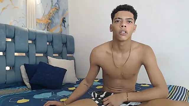 PRETTY FEM online show from 02/19/26, 01:45