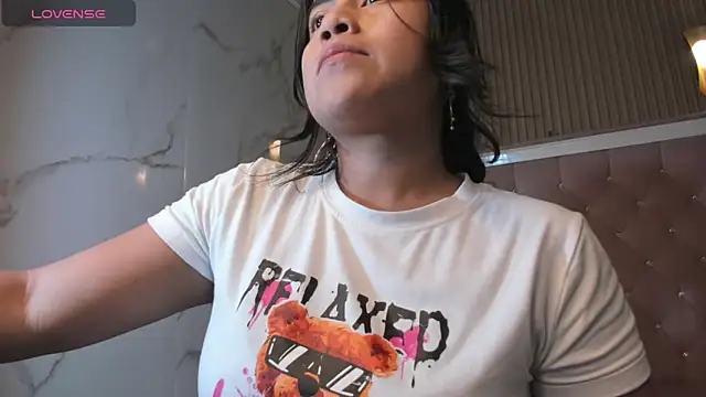 Victoria b  online show from 10/18/25, 08:09