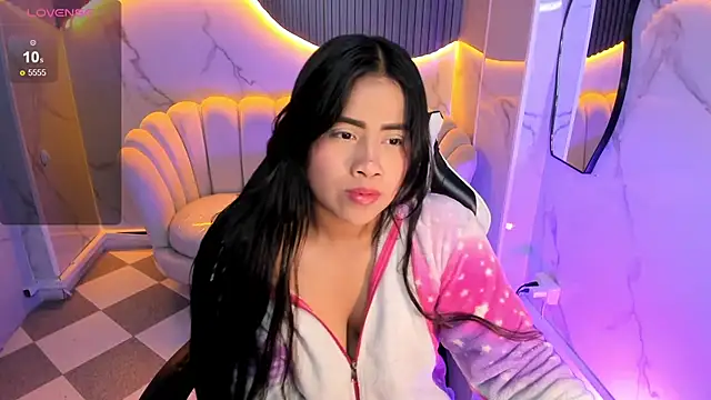 Victoria b  online show from 10/23/25, 07:56