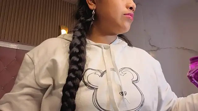 Victoria b  online show from 11/08/25, 08:18