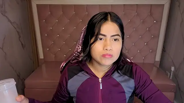 Victoria b  online show from 11/11/25, 07:58