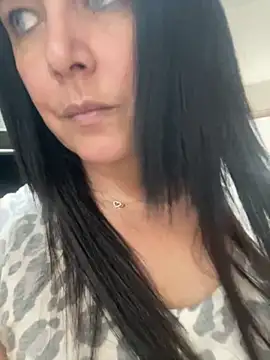 Mayra milk online show from 09/15/25, 08:53