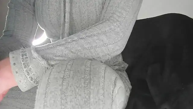 mila dash online show from 11/25/25, 01:27