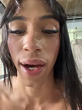 Snapshot of REINA_ADAHARA chatting on 04/18/26, 09:48 REINA ADAHARA online show from 04/18/26, 09:48