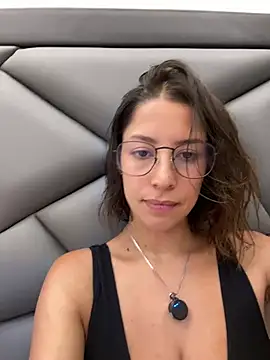 Snapshot of luvely chatting on 04/12/26, 10:48 luvely online show from 04/12/26, 10:48