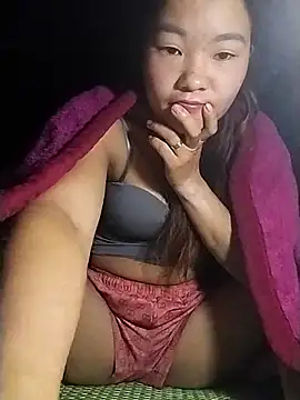 lylylove online show from 11/02/25, 08:22