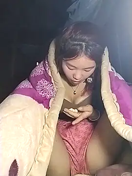 lylylove online show from 12/17/25, 08:42